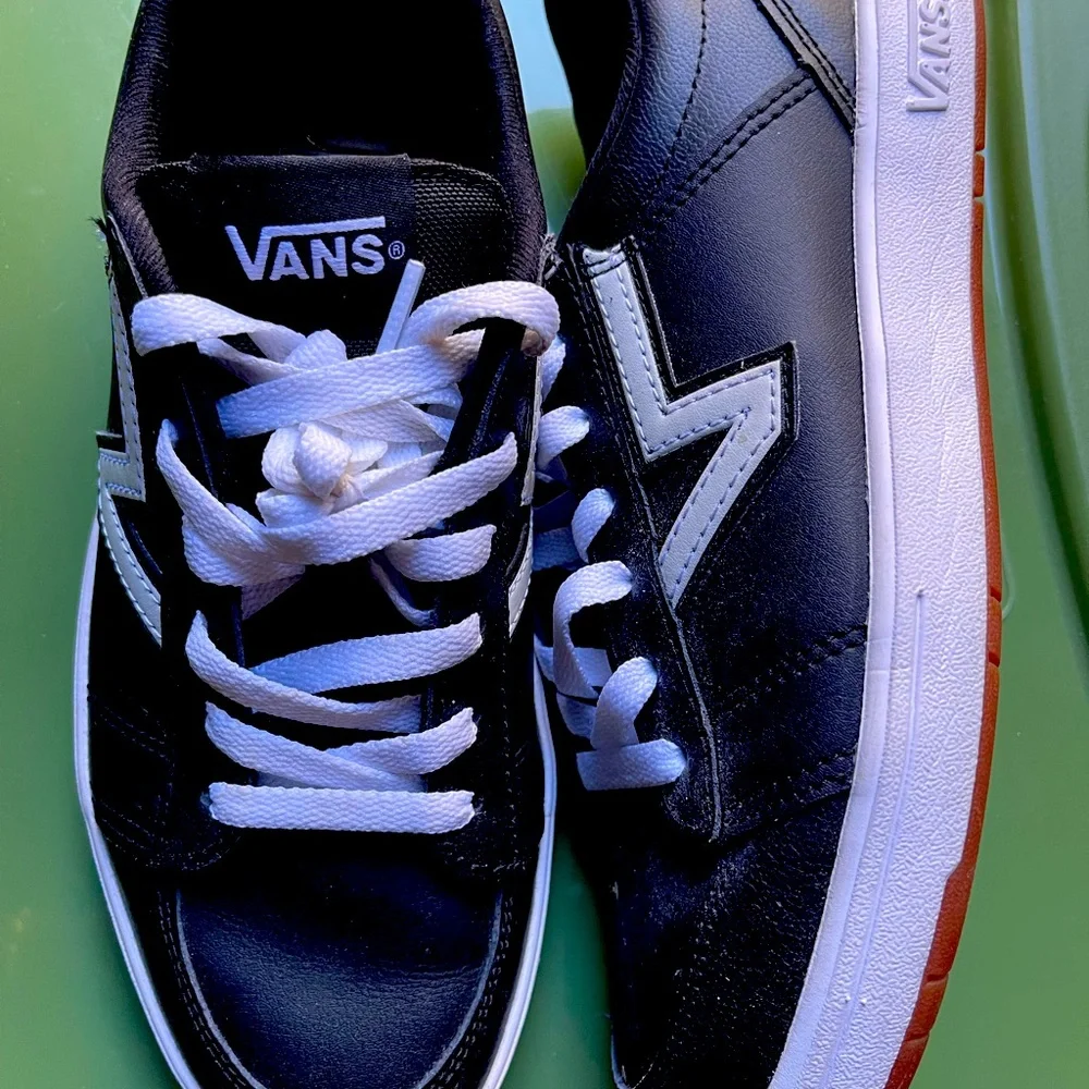 Vans - Picture 1 of 1